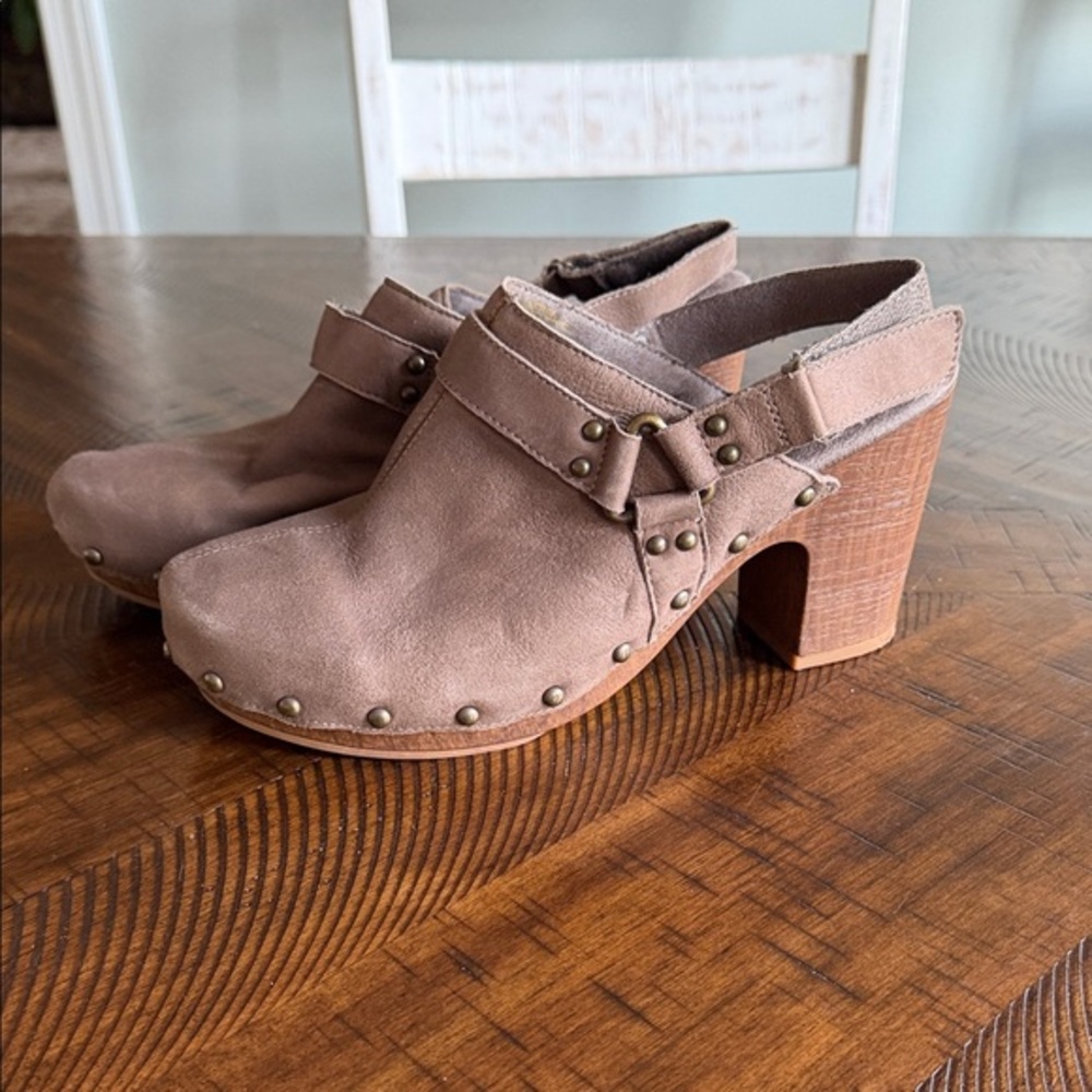 White Mountain Brown Studded Mules
